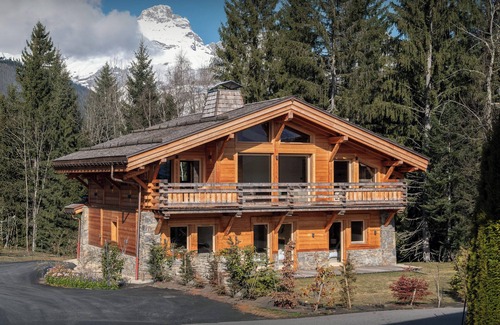 Combloux Ski Chalet | Chalet Ellambra - relaxing break with spa and Mt Blanc view - OVO Network