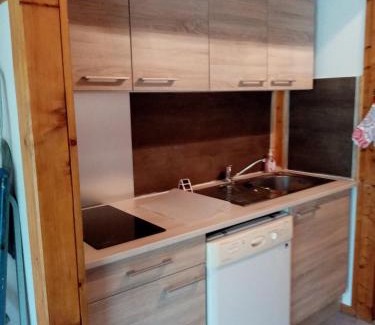 Signy-le-Petit Ski Chalet | Chalet en bordure de forêt