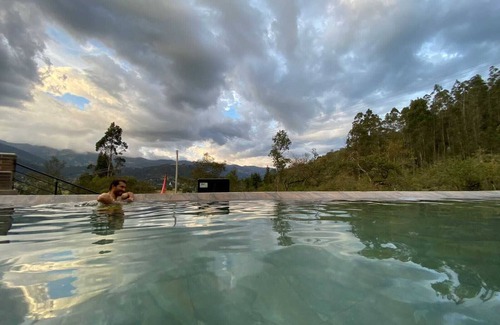 La Chapa House | Chalet en el Campo muy Discreto con Jakuzzi a Temperatura Termal y Piscina Fría