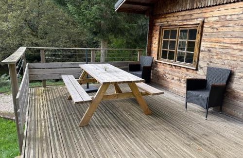 Entre-deux-Eaux Ski Chalet | Chalet en pleine nature
