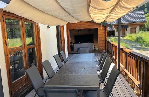 Venosc Ski Chalet | Chalet Enchanteur à Venosc avec Vue Panoramique et Jacuzzi