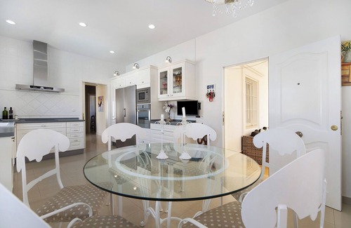 Chiclana de la Frontera House | Chalet Casa Abedul Sancti Petri with Pool, Garden & Wi-Fi