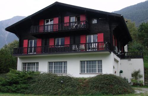 Ried-Brig Apartment | Chalet Esher Surrey