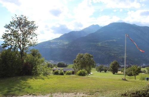 Ried-Brig Apartment | Chalet Esher Surrey