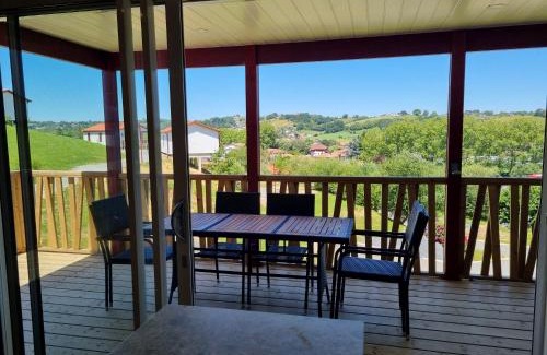 Hasparren Apartment | Chalet Etxean, de 1 à 6 personnes avec Barbecue, Parking et Piscine