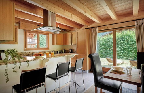 Les Prodains Ski Chalet | Chalet Evelyn - Ideal base with sauna and garden for 10 - OVO Network