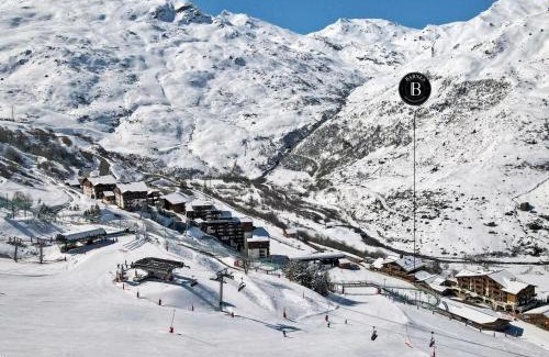 Les Bruyeres Apartment | Chalet familial 12 pers avec jacuzzi et ski-in/ski-out - FR-1-613B-40