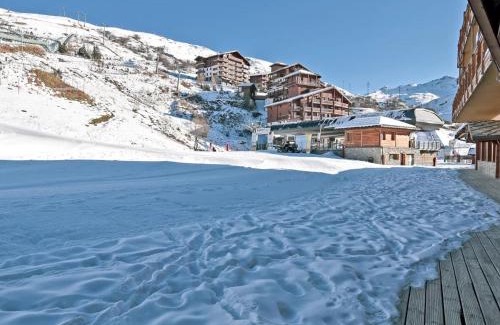 Les Bruyeres Apartment | Chalet familial 12 pers avec jacuzzi et ski-in/ski-out - FR-1-613B-40