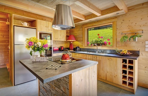 Les Villards-sur-Thones Ski Chalet | Chalet Le Kitz - unique holiday for 12 peaceful setting, spa - OVO Network