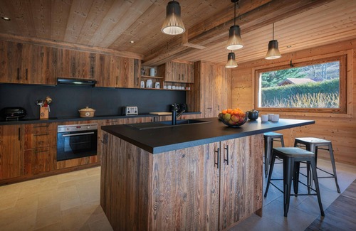 Les Villards-sur-Thones Ski Chalet | Chalet Bonnevie - family home for 10, spa & mountain views - OVO Network