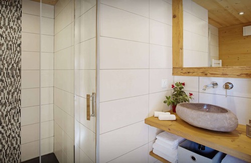 Les Villards-sur-Thones Ski Chalet | Chalet Le Buhel - peaceful home for 15, spa & great views - OVO Network