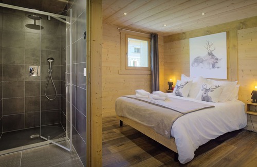 Les Villards-sur-Thones Ski Chalet | Chalet Le Buhel - peaceful home for 15, spa & great views - OVO Network