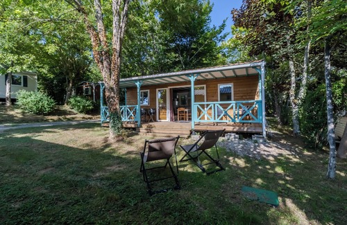 Saint-Martial-de-Nabirat Ski Chalet | Chalet 'Cottage 6 Personnes' with Shared Pool, Wi-Fi and Air Conditioning
