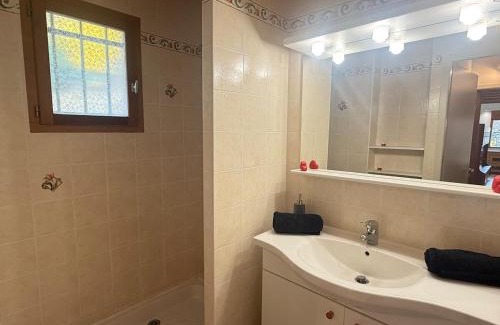 Saint-Michel-de-Maurienne Ski Chalet | Chalet 6 Pers-Prox Cols-Vue Vallée-Jardin-BBQ
