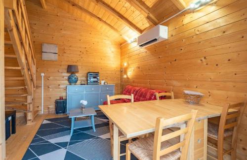 Saujon Ski Chalet | Chalet