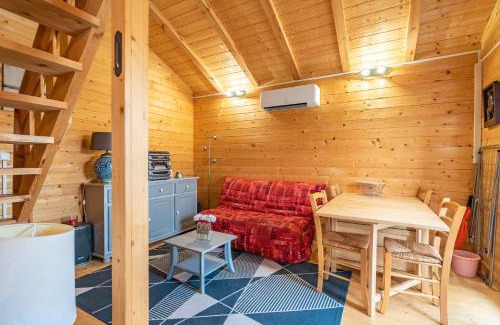 Saujon Ski Chalet | Chalet