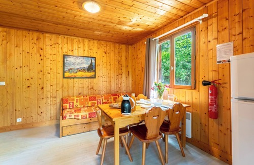 Mirabel-aux-Baronnies Ski Chalet | Chalet 'Gite Thym' with Shared Pool, Private Terrace and Wi-Fi