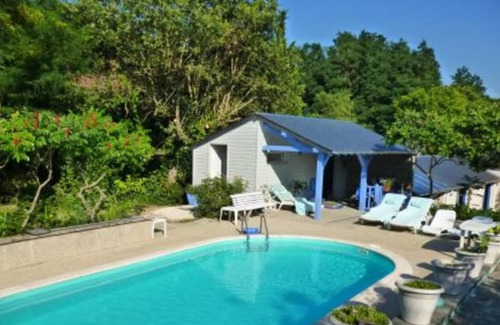 Monthou-sur-Cher Ski Chalet | Chalet "Gite Du Beau Val De Cher" with Shared Pool, Private Terrace & Wi-Fi