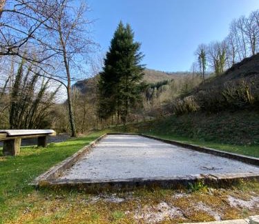 Nans-sous-Sainte-Anne House | Chalet gite l'Arcange 3 chambres au calme Franche Comte bord de riviere peche sur place