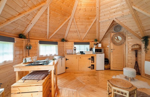 Sables-d'Or-les-Pins Ski Chalet | Chalet 'Gite Petite Chaumière Kota Finland' with Private Terrace, Garden and Air Conditioning
