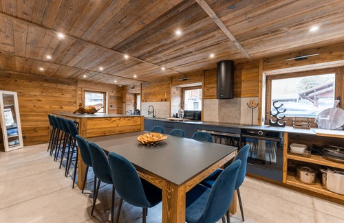 Abondance Ski Chalet | Chalet 'Grand Cru 14 Pers' with Mountain View, Private Terrace and Wi-Fi