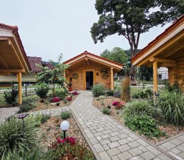 Regenhutte Ski Chalet | Chalet Hüttendorf 49 gradnord