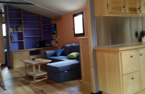 Genolhac Ski Chalet | Chalet Habitat Autonome Alternatif Dans les Bois
