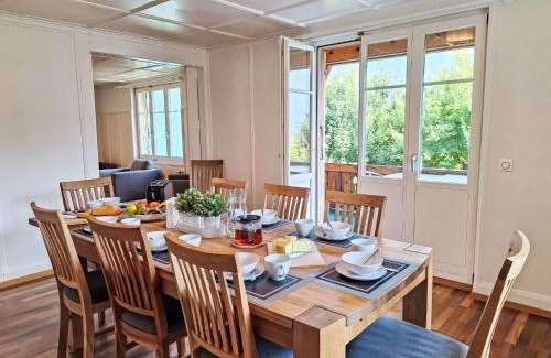 Niederried bei Interlaken Ski Chalet | Chalet Haus am See by Interhome