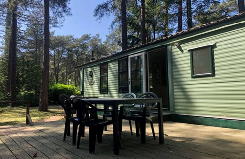 Wechelderzande Ski Chalet | Chalet in Antwerp near Bobbejaanland Park