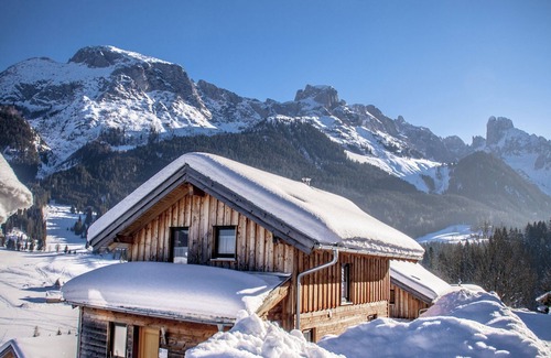 Annaberg im Lammertal Ski Chalet | Chalet in Dachstein West with shared pool