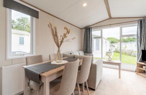 Vlissegem Ski Chalet | Chalet in De Haan near Sandy Beaches