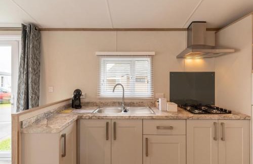 Vlissegem Ski Chalet | Chalet in De Haan near Sandy Beaches