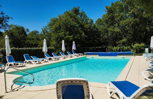 Lachapelle-Auzac Ski Chalet | Chalet in Dordogne Valley with garden and shared pool