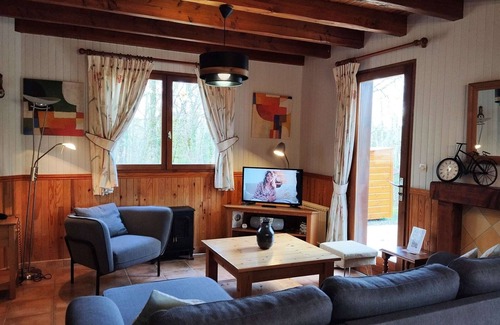 Lachapelle-Auzac Ski Chalet | Chalet in Dordogne Valley with garden and shared pool