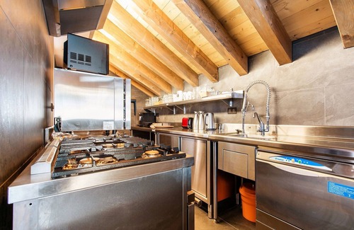 Champagny-en-Vanoise Ski Chalet | Chalet in Champagny by Ski Slopes