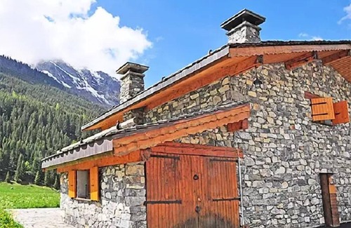 Champagny-en-Vanoise Ski Chalet | Chalet in the Heart of La Vanoise - 4 Room Chalet 7 People