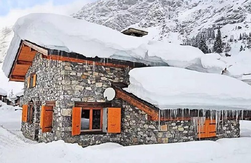 Champagny-en-Vanoise Ski Chalet | Chalet in the Heart of La Vanoise - 4 Room Chalet 7 People