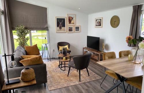 Lathum Ski Chalet | Chalet in Gelderland with Spacious Garden