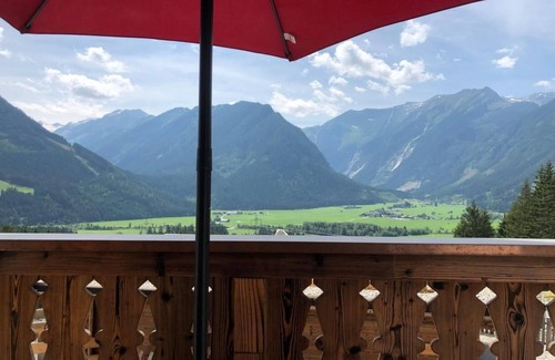 Schonbach Ski Chalet | Chalet in in Neukirchen near Wildkogel Ski Arena