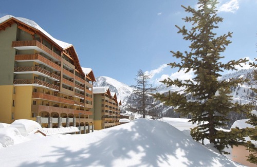 Isola Apartment | Chalet in Isola with Scenic Views