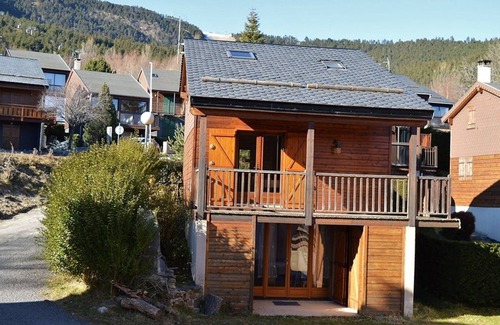 Les Angles Ski Chalet | Chalet in Les Angles Center with Wifi, Barbecue, and Near Slopes