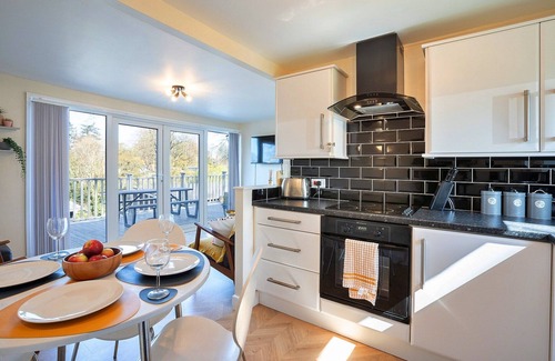 Bont Newydd Ski Chalet | Chalet in Snowdonia with Pool & Fishing Lake