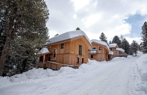 Turracher Hohe Ski Chalet | Chalet in Turracherhöhe with Sauna & Ski Access