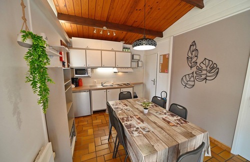 Grandham House | Chalet in Viroinval near Nature Park