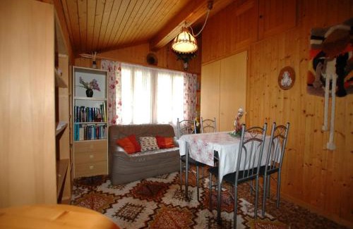 Wilderswil House | Chalet in Wilderswil with Jungfrau Views