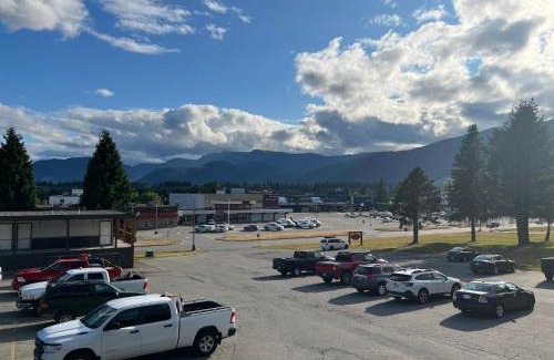 Kitimat Hotel | Chalet Inn