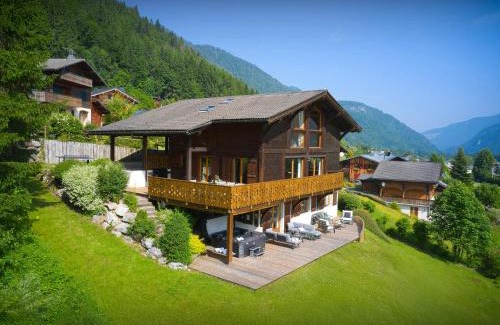 La Cote-d'Arbroz Ski Chalet | Chalet Isla de Lux - OVO Network