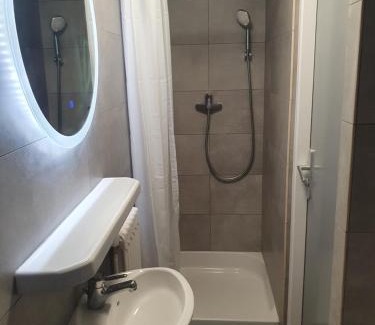 Sarcenas House | Chalet Jaune Le GRAND SOM