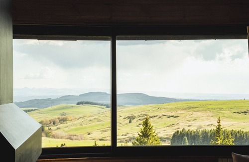 Besse-et-Saint-Anastaise Ski Chalet | Chalet l'Horizon 6/8 pers with panoramic terrace