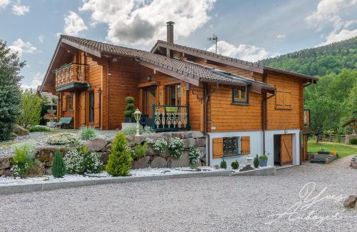 Le Menil Ski Chalet | Chalet La Revoyotte